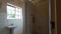 Main Bathroom - 5 square meters of property in Witpoortjie