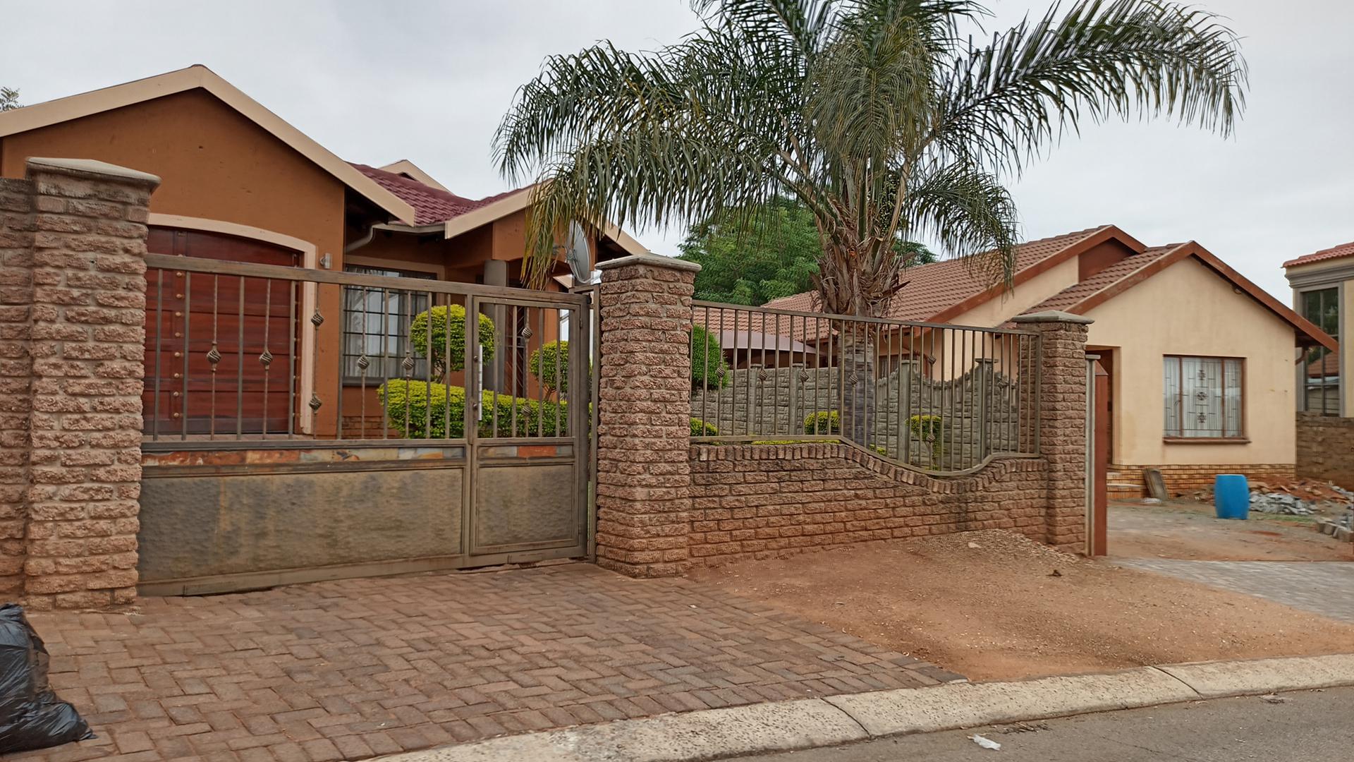 Front View of property in Tlhabane West