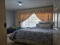 Bed Room 1 of property in Tlhabane West