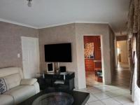 Lounges of property in Tlhabane West