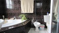 Main Bathroom - 8 square meters of property in Parklands