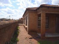 Front View of property in Kwenele