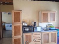 Kitchen - 10 square meters of property in Kwenele