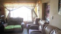 Lounges - 16 square meters of property in Kwenele