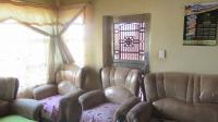 Lounges - 16 square meters of property in Kwenele