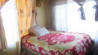 Bed Room 1 - 11 square meters of property in Kwenele