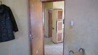 Bed Room 1 - 11 square meters of property in Kwenele