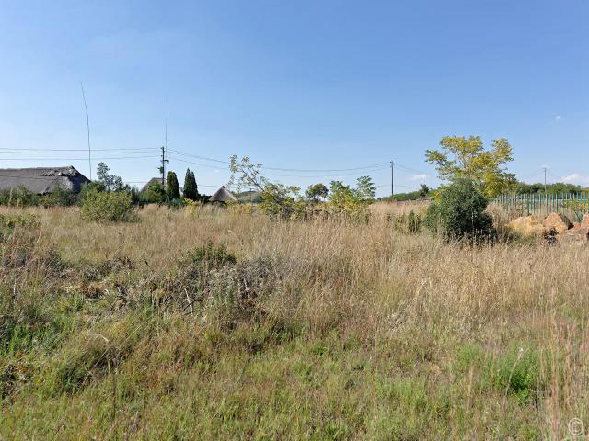 Front View of property in Vaalmarina