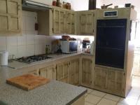 Kitchen of property in Safarituine