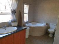 Main Bathroom of property in Safarituine