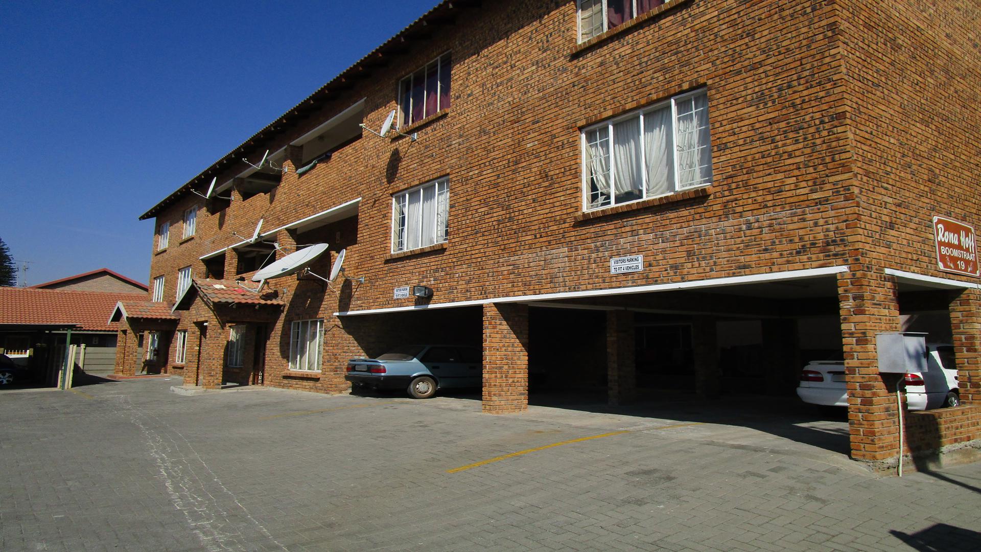 Front View of property in Rustenburg