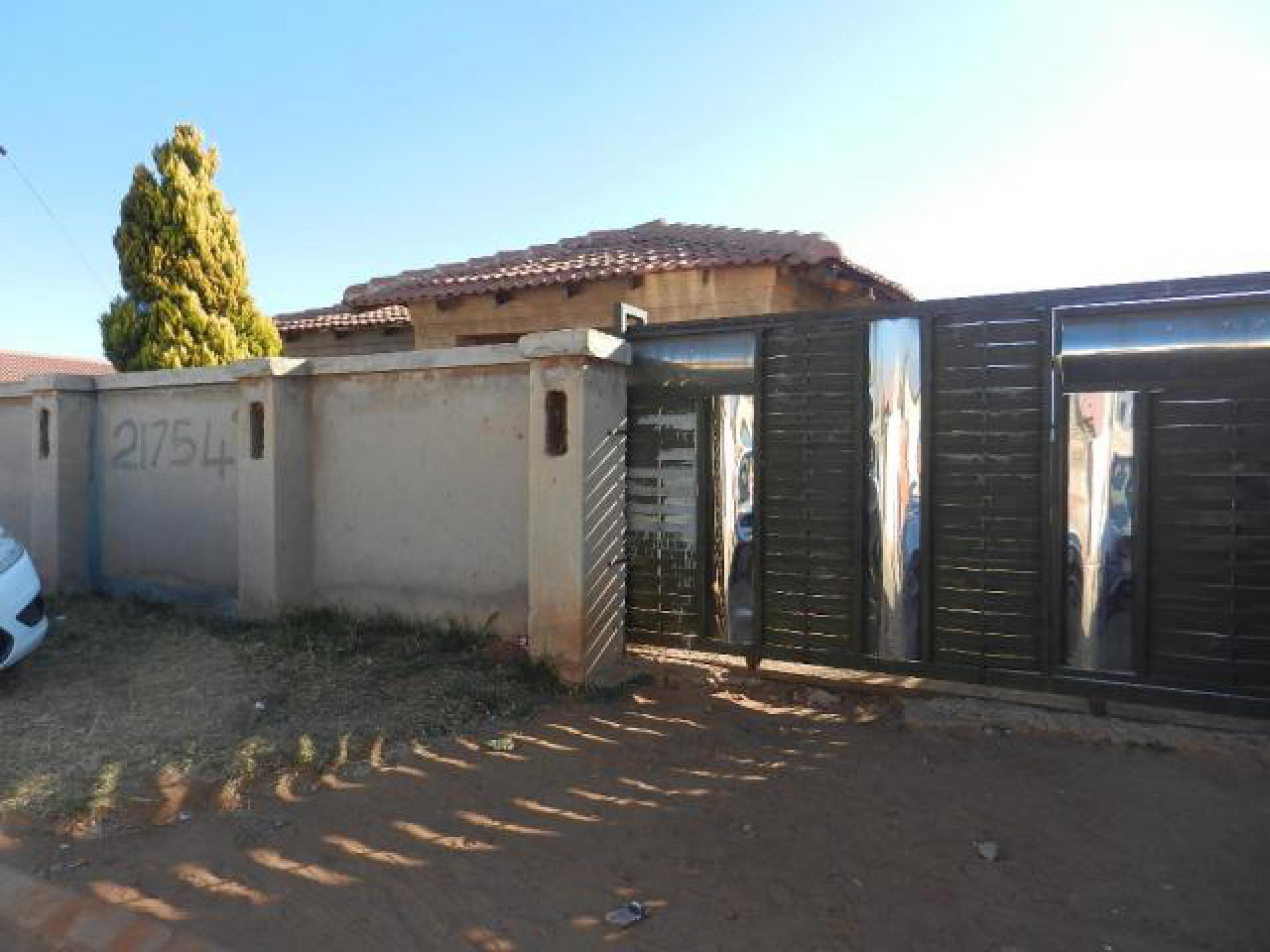 Front View of property in Protea Glen