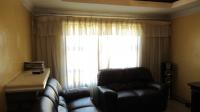 Lounges - 21 square meters of property in Pimville