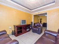 Lounges - 21 square meters of property in Pimville