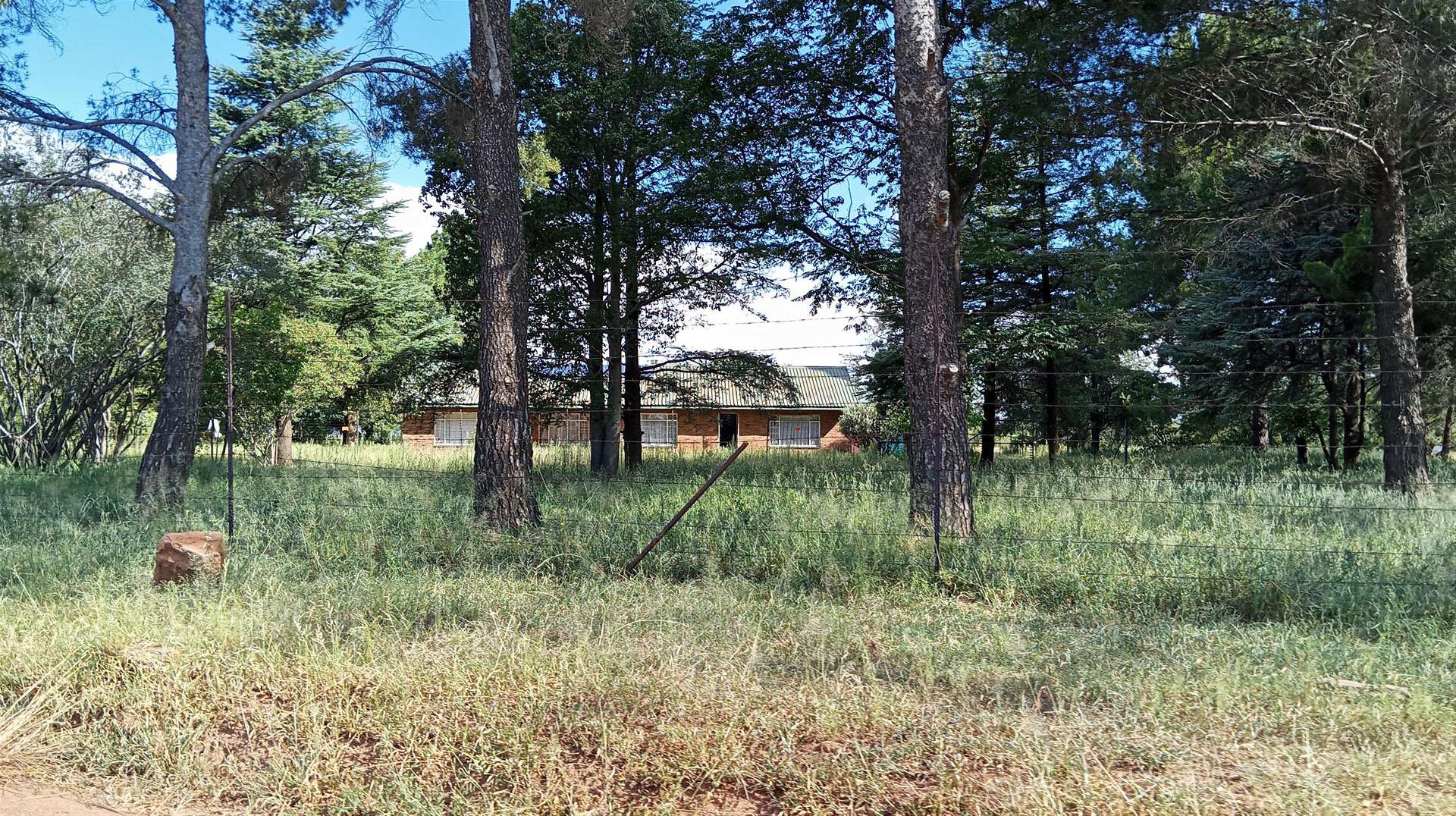 Front View of property in Mooilande AH