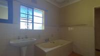 Bathroom 1 - 10 square meters of property in Mooilande AH