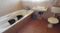 Bathroom 1 of property in Emalahleni (Witbank) 