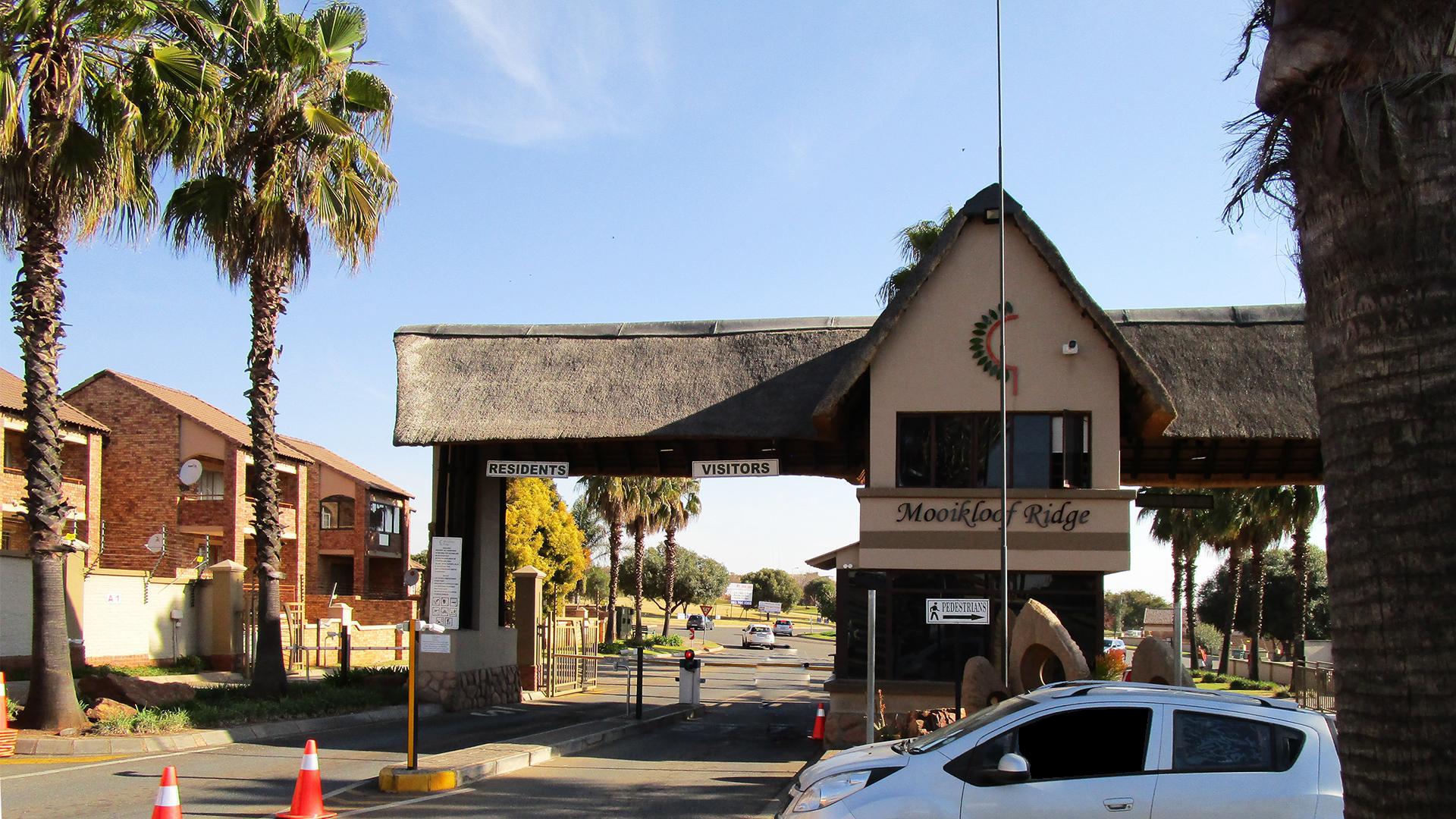 Front View of property in Mooikloof Ridge