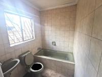 Bathroom 1 - 5 square meters of property in Van Riebeeckpark