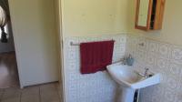 Bathroom 1 - 5 square meters of property in Van Riebeeckpark