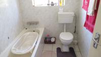 Main Bathroom - 9 square meters of property in Van Riebeeckpark