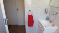 Main Bathroom - 9 square meters of property in Van Riebeeckpark