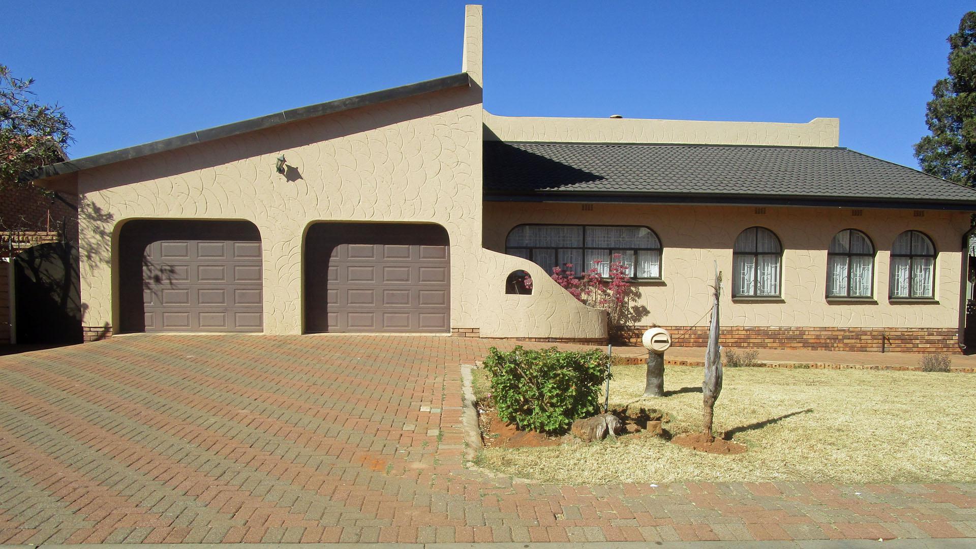 Front View of property in Lenasia South