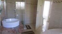 Main Bathroom - 8 square meters of property in Lenasia South