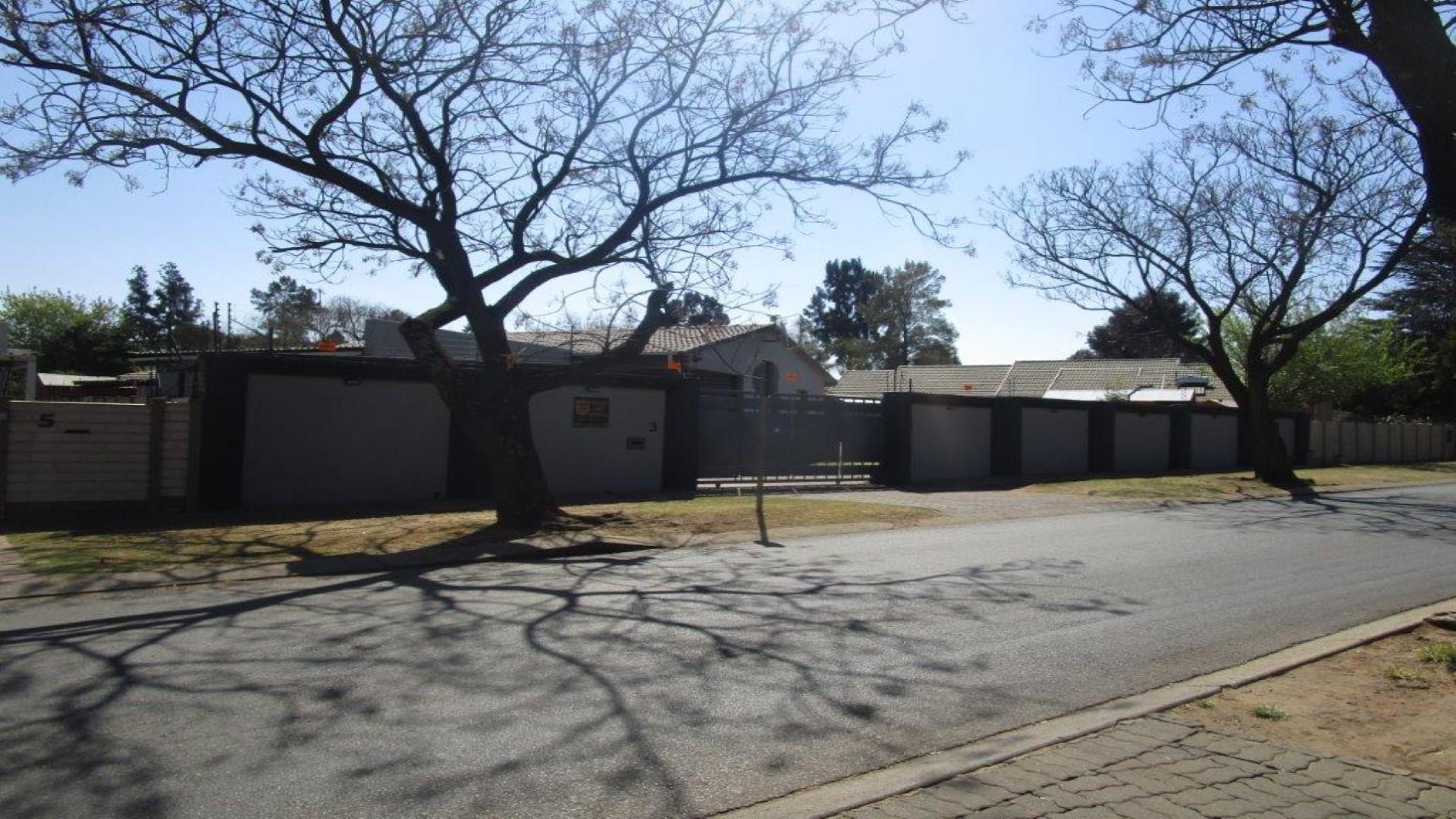 Front View of property in Brackenhurst