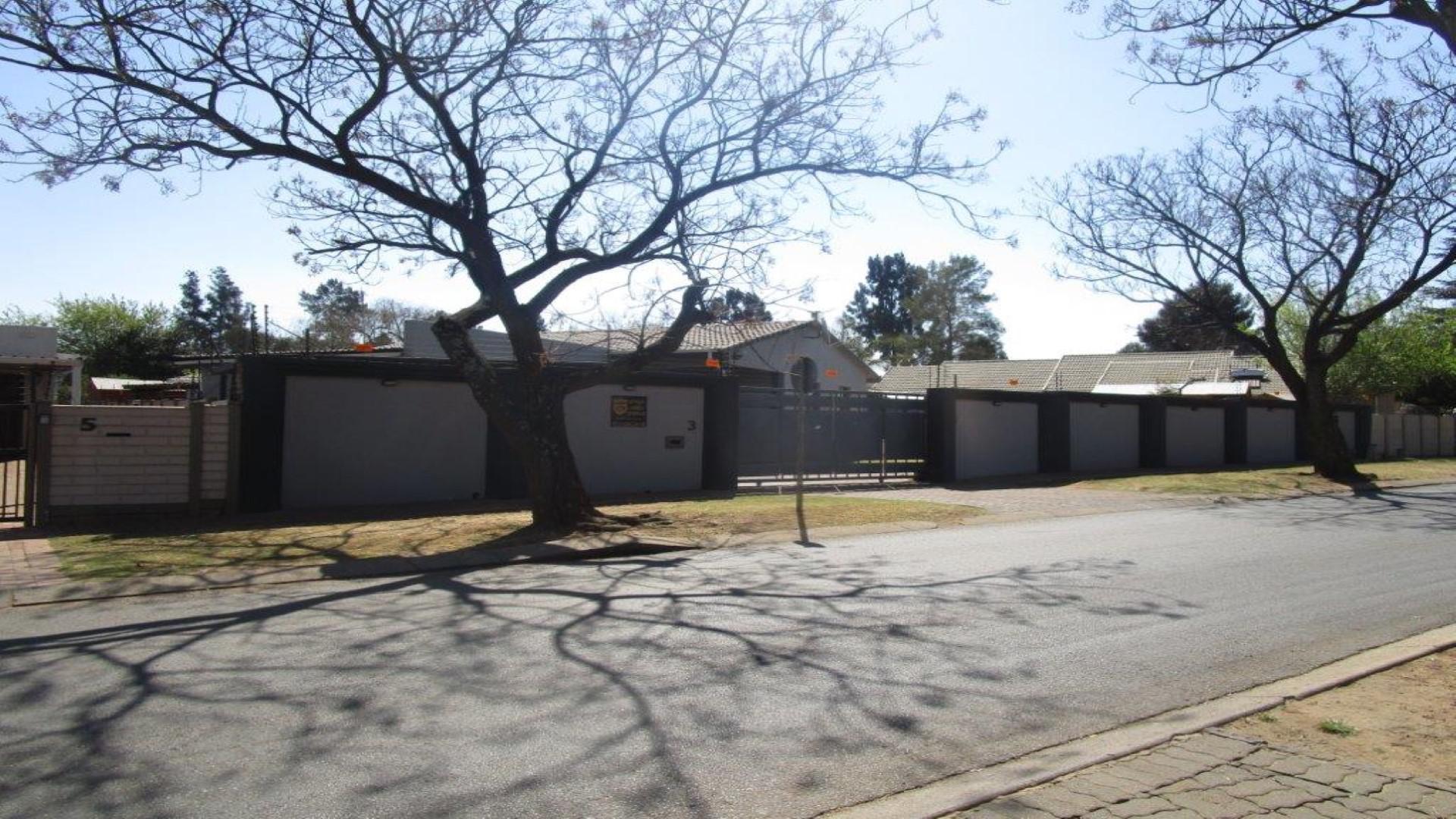 Front View of property in Brackenhurst