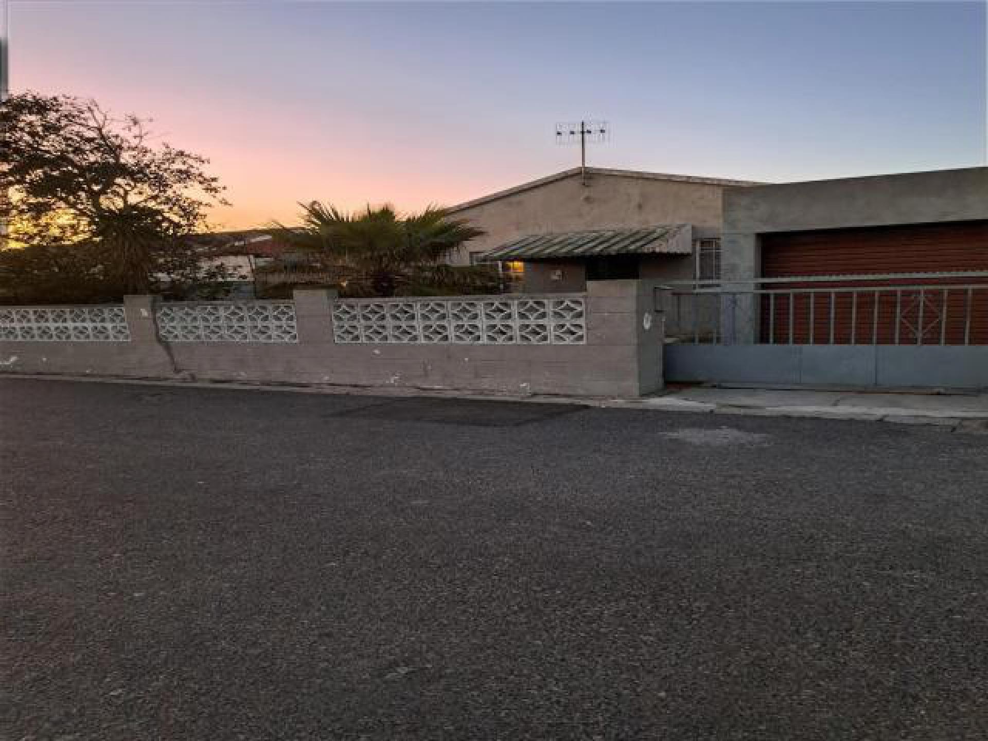 Front View of property in New Eastridge