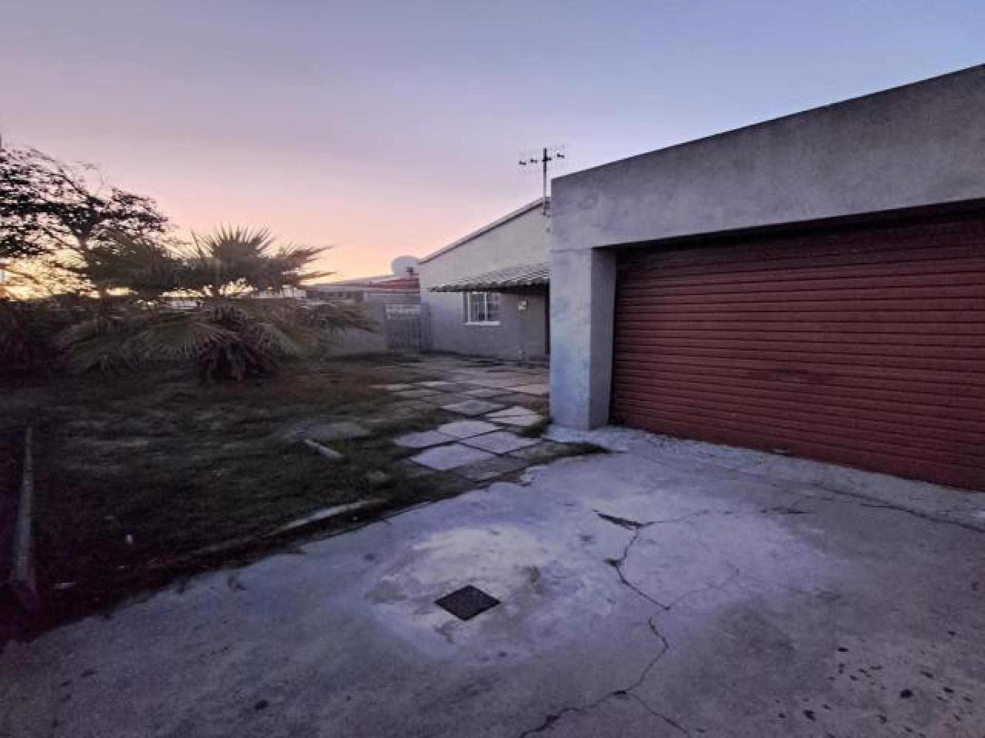 Front View of property in New Eastridge