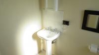 Main Bathroom - 22 square meters of property in Brentwood