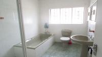 Main Bathroom - 9 square meters of property in Lenasia South