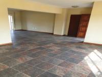 Lounges - 17 square meters of property in Waterval East