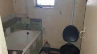 Bathroom 1 of property in Bonteheuwel