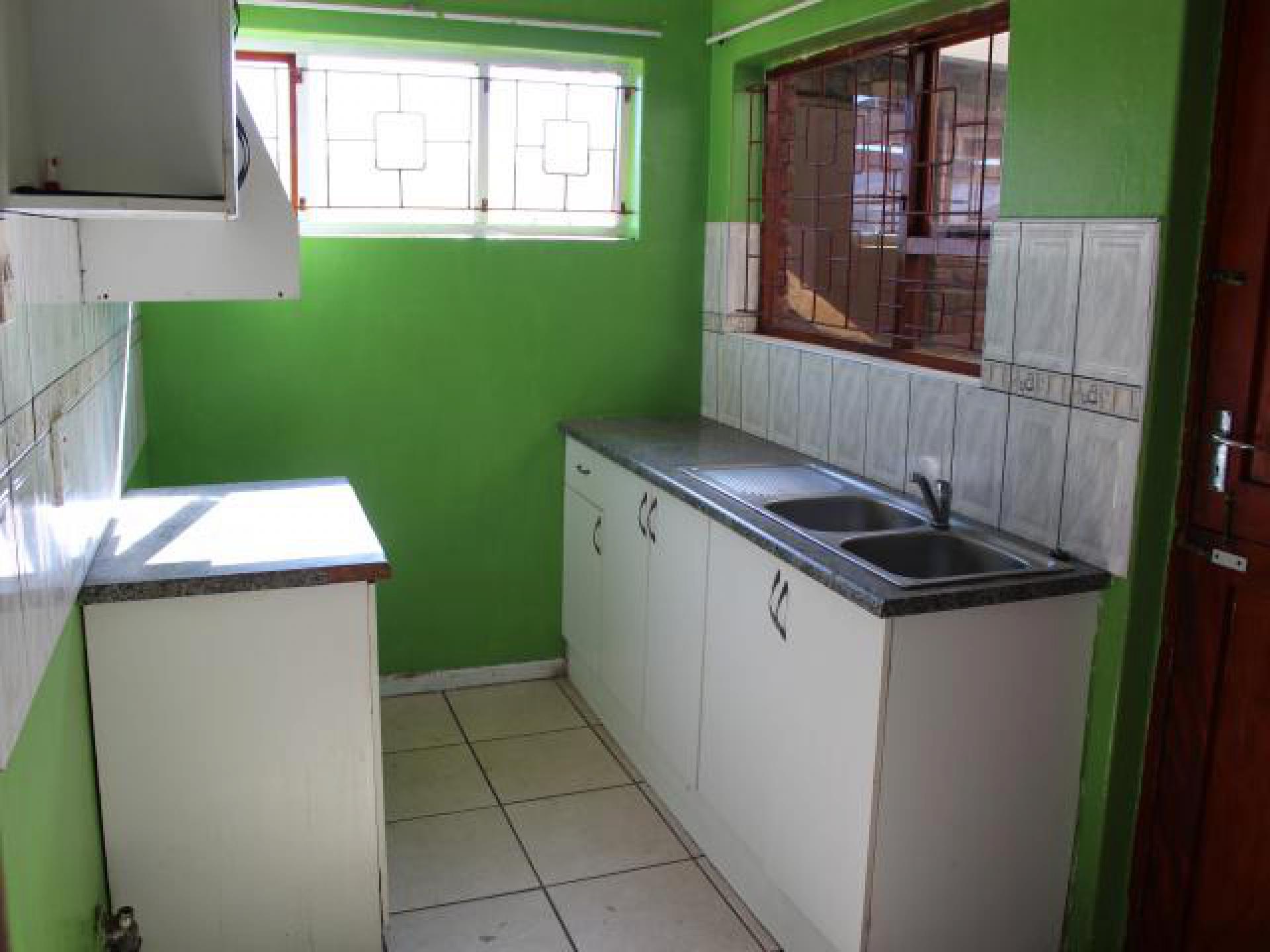 Kitchen of property in Mountain View