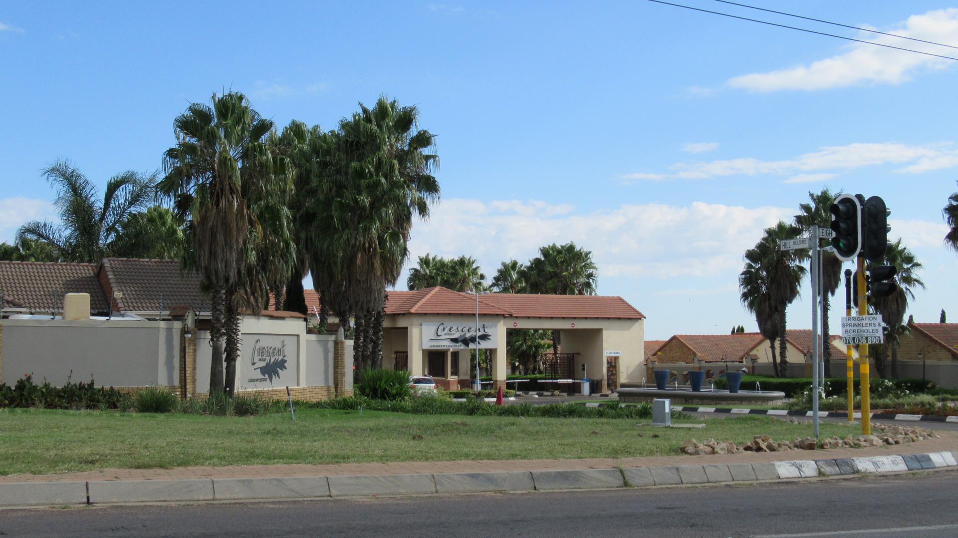 Front View of property in Sagewood