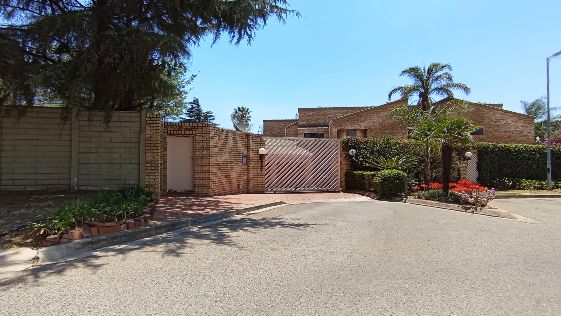 Front View of property in Gallo Manor