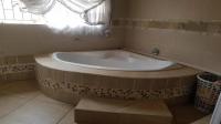 Main Bathroom - 12 square meters of property in Riamarpark