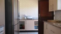 Kitchen - 15 square meters of property in Riamarpark