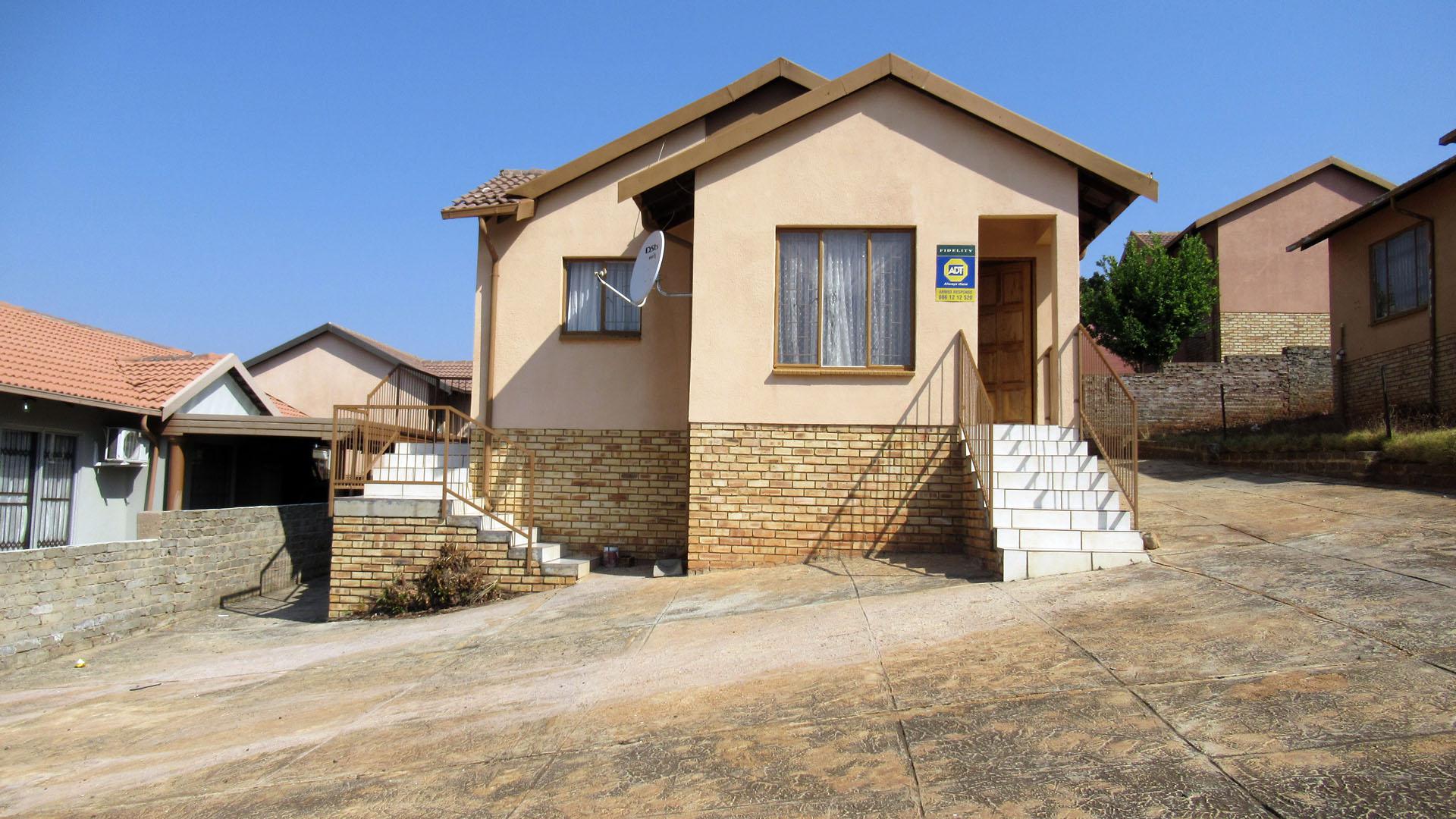 Front View of property in Tlhabane West