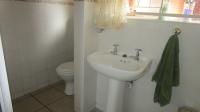 Bathroom 2 - 6 square meters of property in Brackenhurst