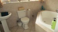 Main Bathroom - 6 square meters of property in Brackenhurst