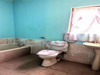 Bathroom 1 of property in Umlazi