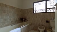 Main Bathroom - 9 square meters of property in Paulshof