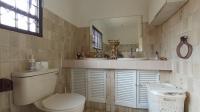 Main Bathroom - 9 square meters of property in Paulshof