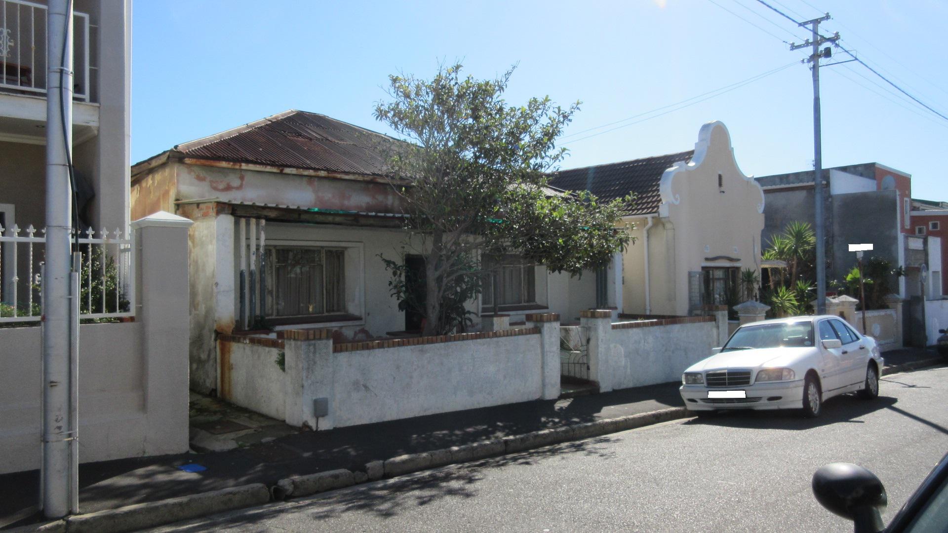 Front View of property in Salt River