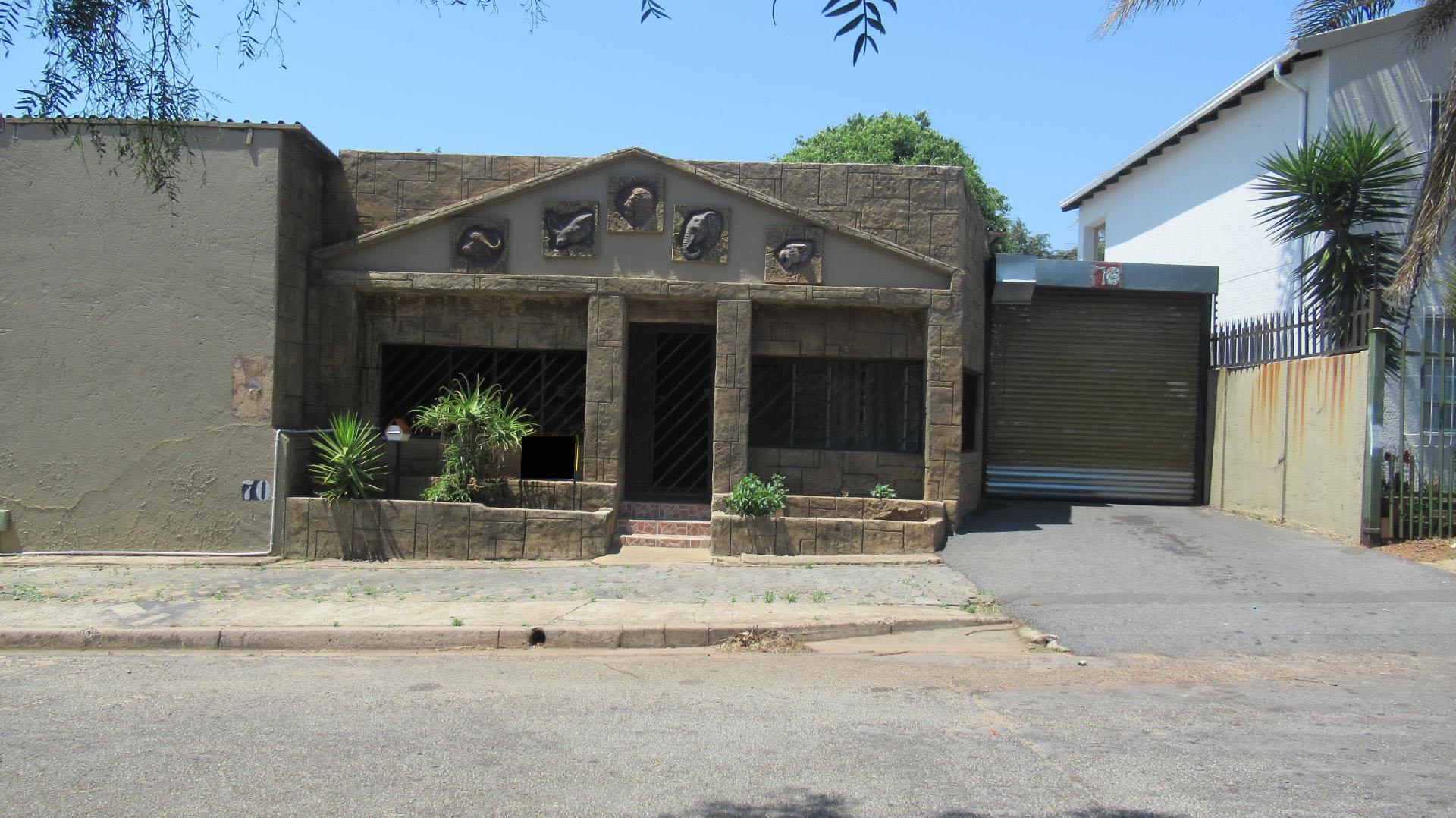 Front View of property in Greymont