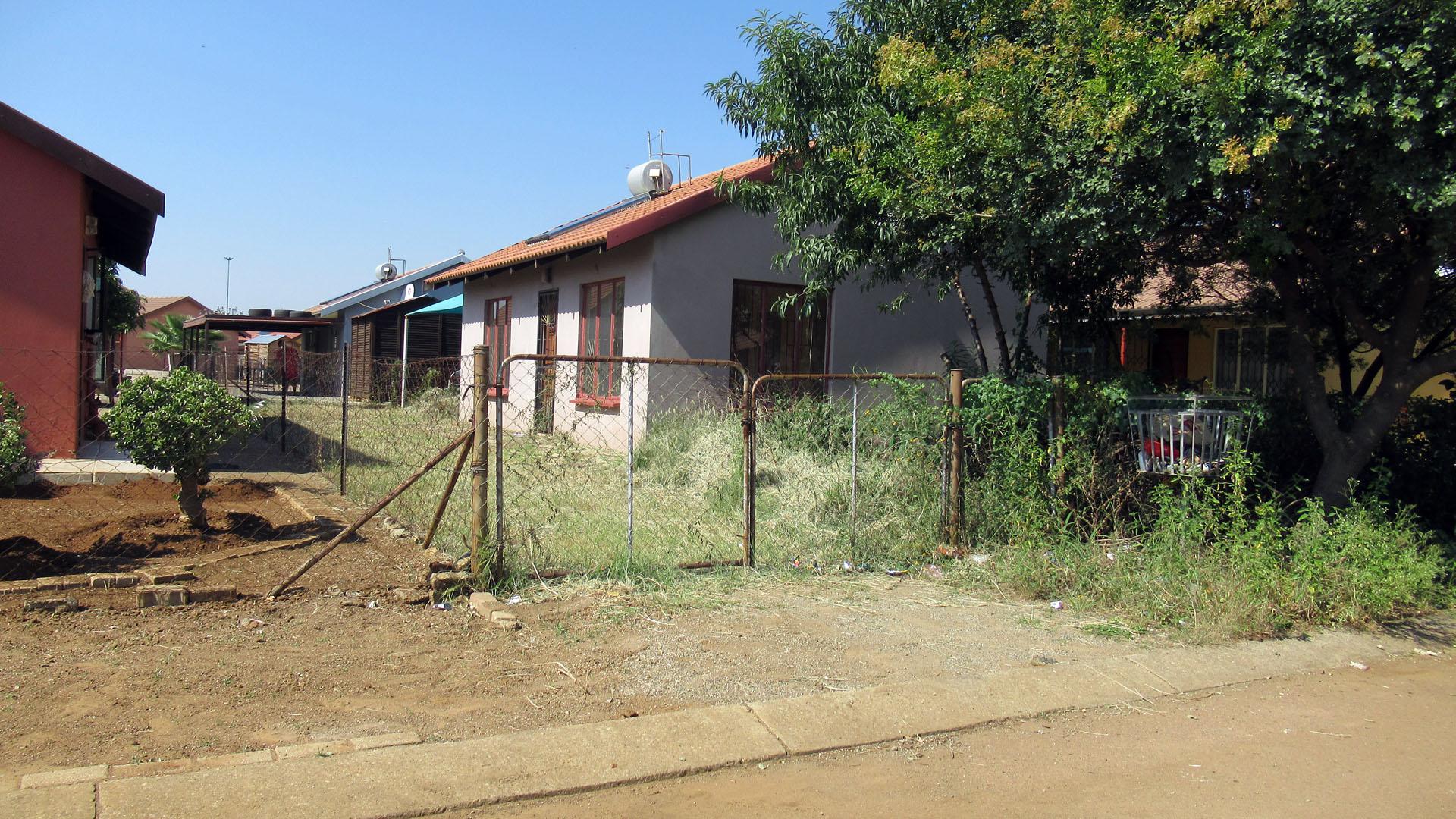 Front View of property in Boitekong